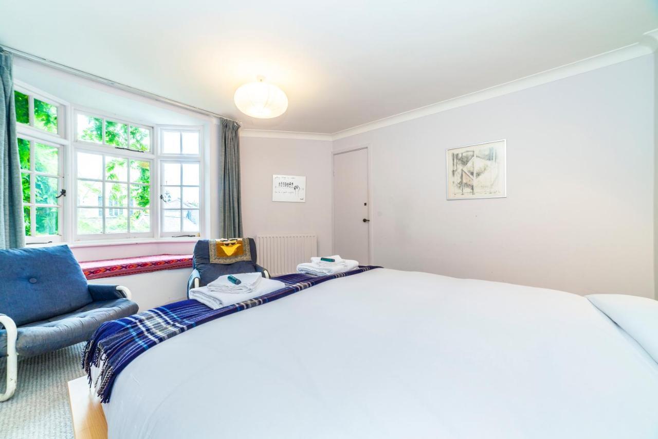 Kynance Mews Rustic And Unique Three Bedroom Mews House With A Private Courtyard London Kültér fotó